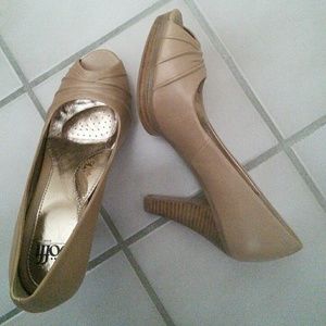 Sofft 8.5 nude pumps SEXY & COMFY!!!